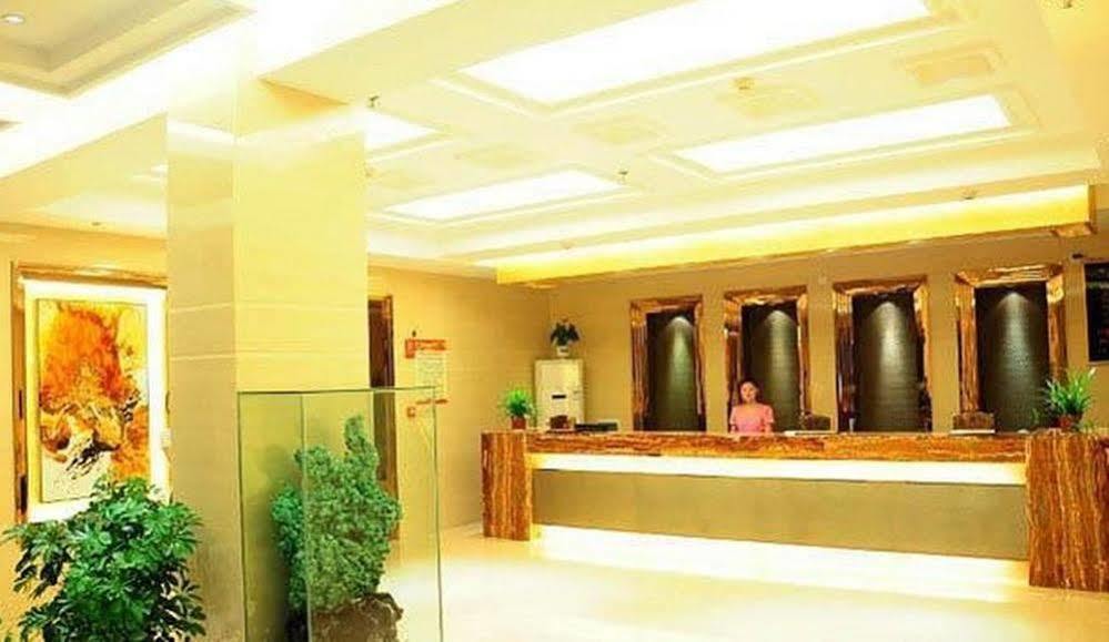 Ronghe Holiday Hotel 十堰 外观 照片