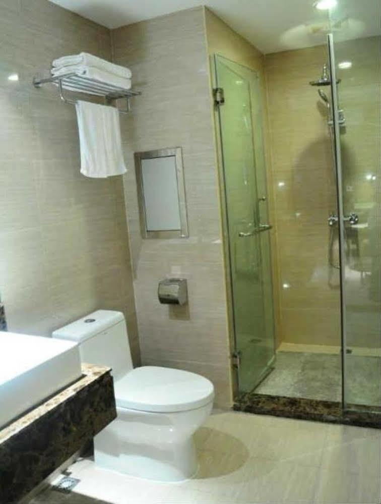 Ronghe Holiday Hotel 十堰 外观 照片