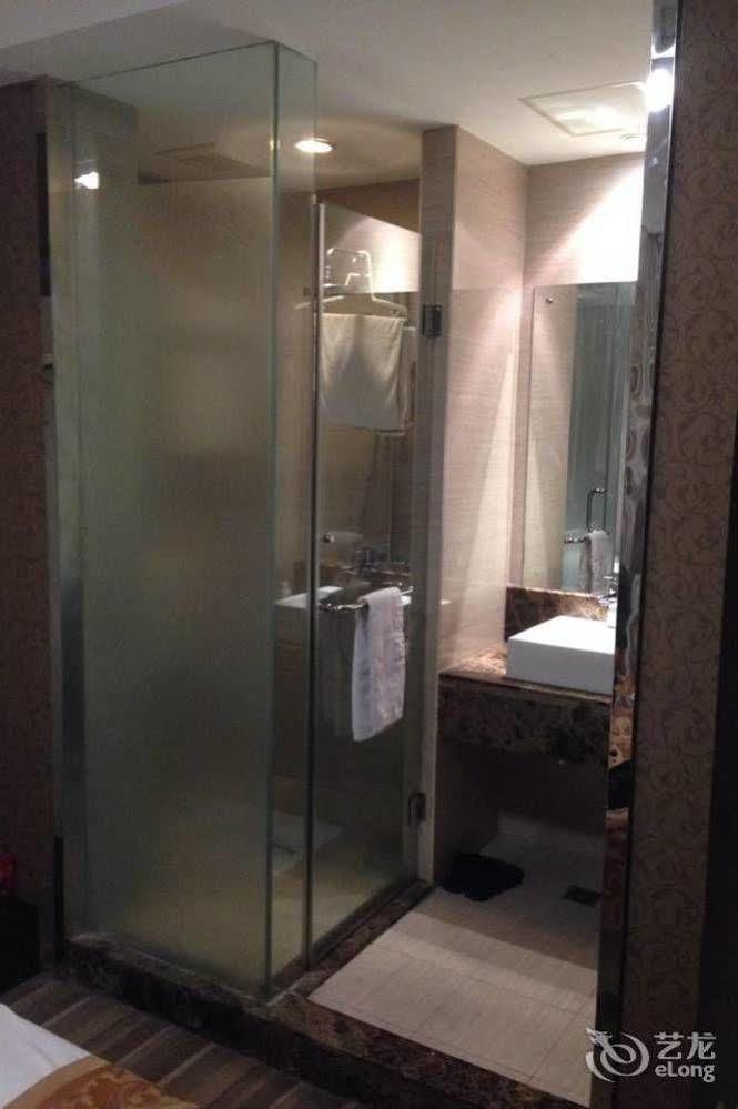 Ronghe Holiday Hotel 十堰 外观 照片
