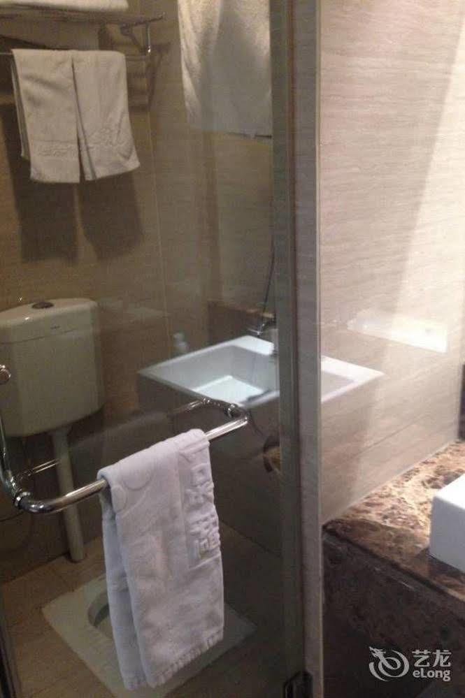 Ronghe Holiday Hotel 十堰 外观 照片