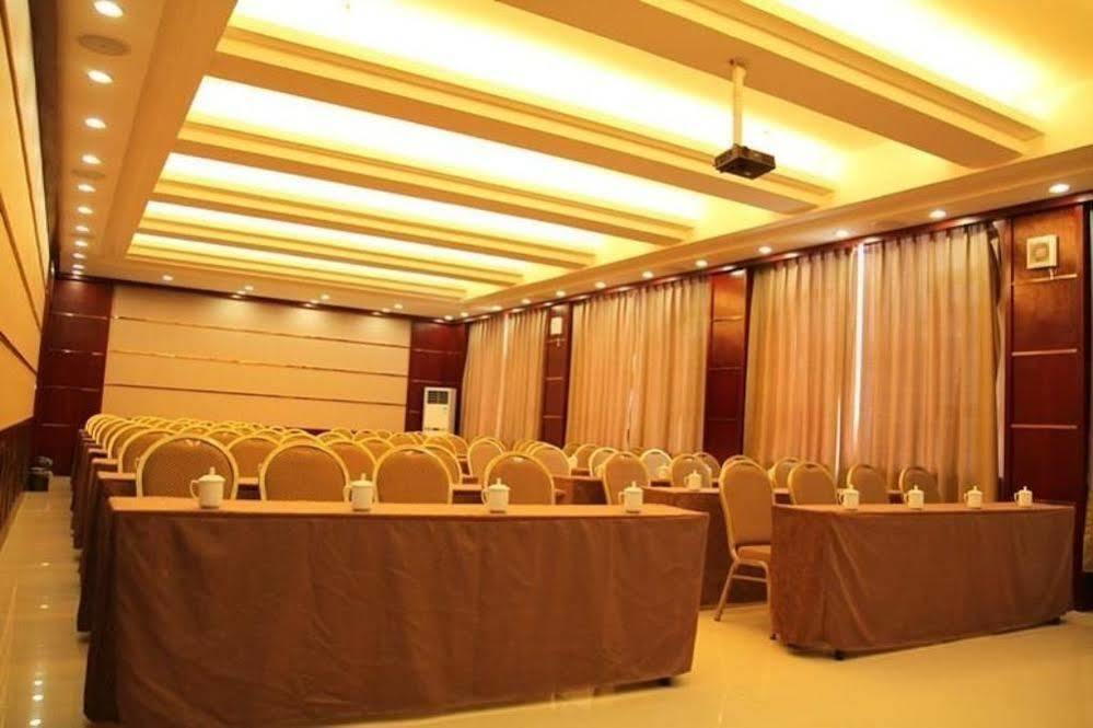 Ronghe Holiday Hotel 十堰 外观 照片