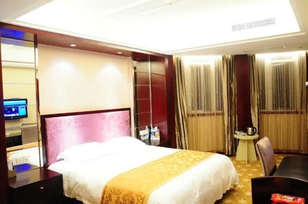 Ronghe Holiday Hotel 十堰 外观 照片